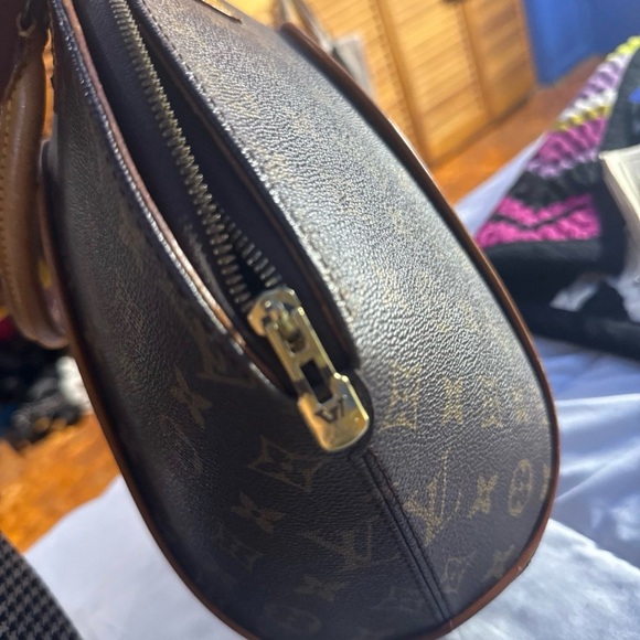 Louis Vuitton Classic Ellipse PM Brown Monogram Shoulder Bag - Picture 10 of 12